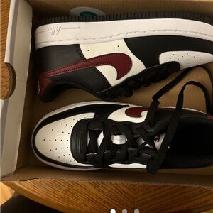 Air forces 07’ black and red